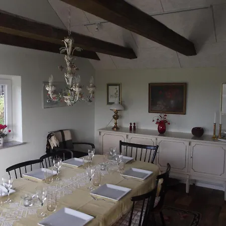 Bed & Breakfast Lille-friisenborg *
