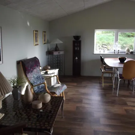 Bed & Breakfast Lille-friisenborg *